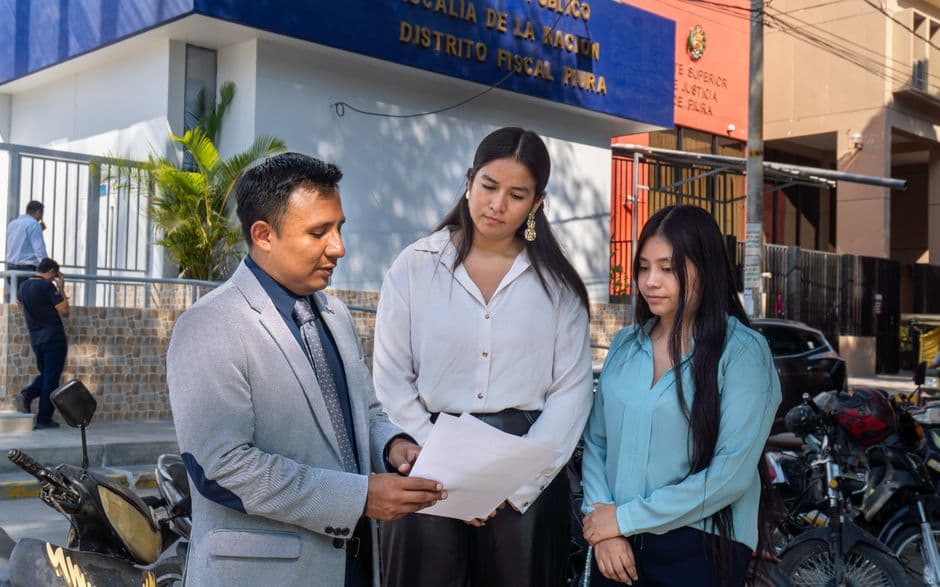Exterior de una oficina de juzgado en distrito administrativo