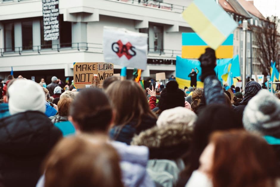 Manifestantes reunidos en una calle