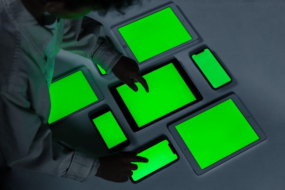 ¿Qué debes conectar primero al cargar tu móvil? La recomendación que protege batería y puerto