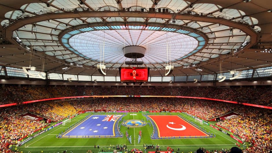 Partido de fútbol jugándose en el estadio de Vancouver