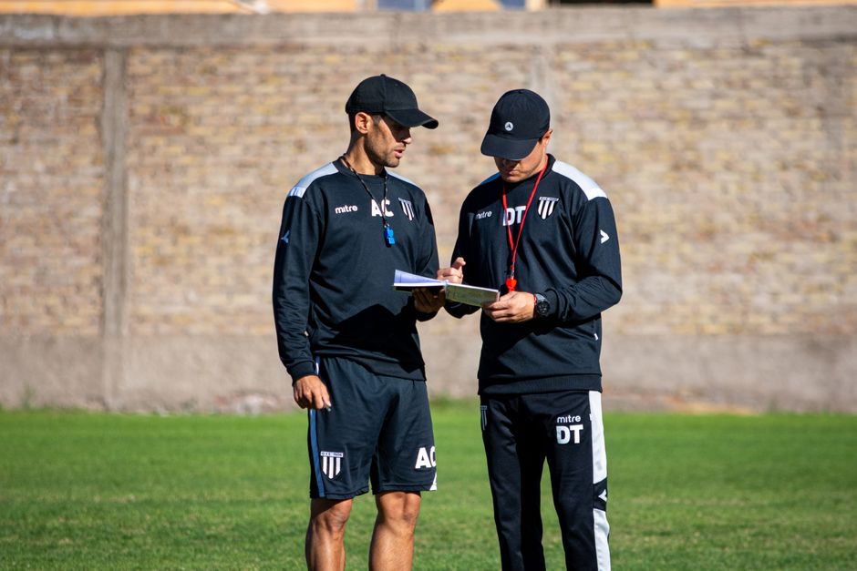 Xavi Hernández inicia su etapa como entrenador de la selección holandesa