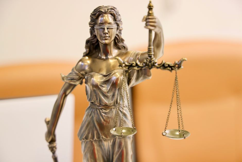 El Consejo aprueba la ley de violencia vicaria que suprime la patria potestad a padres condenados por maltrato