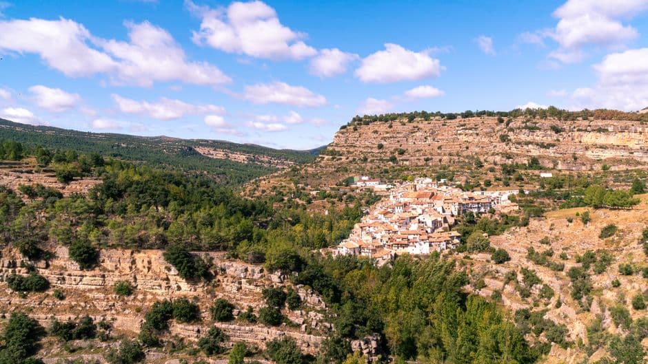 Pueblo entre montañas visto, en el chat de Castelló de la Plana/Castellón de la Plana