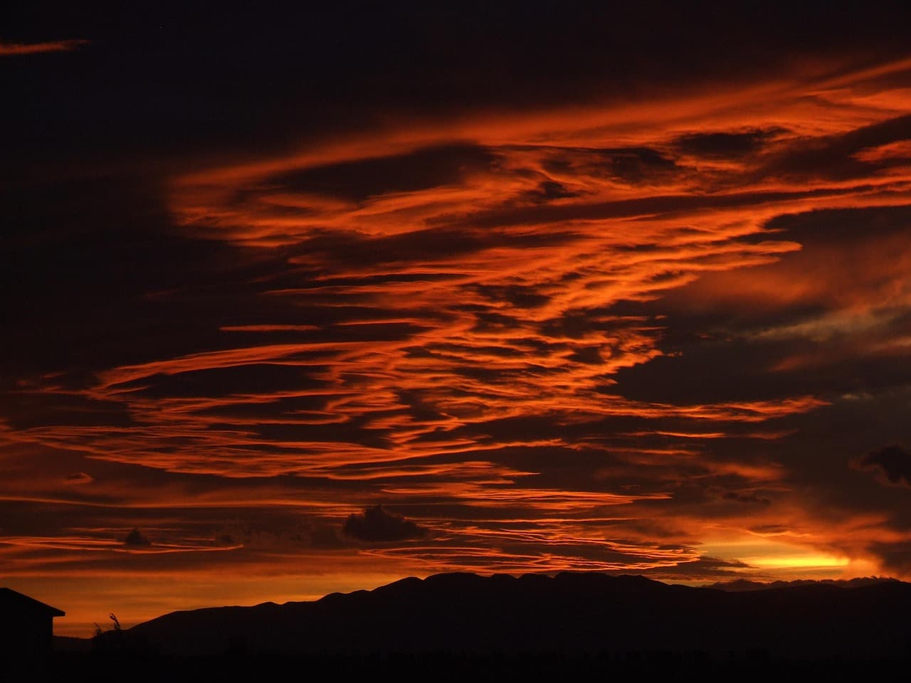 Cielo sobre la costa, en el chat de Deltebre