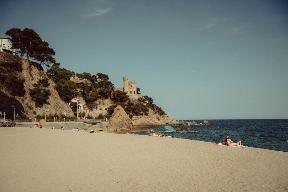 Playa y castillo de Lloret de Mar, en la sala de chat de Canet d'En Berenguer