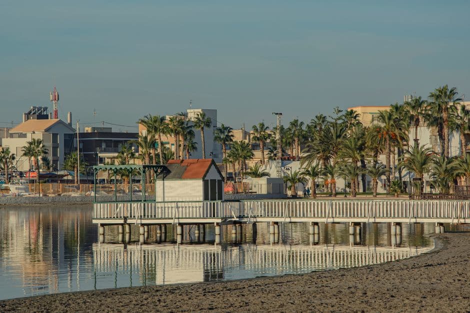 Vista del muelle y mar de San Pedro del Pinatar, en el chat de San Fulgencio