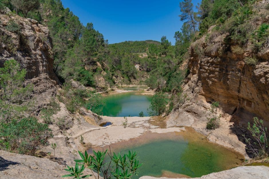 Piscinas y colinas de los charcos de Quesá, en el chat de Villarrubia de los Ojos