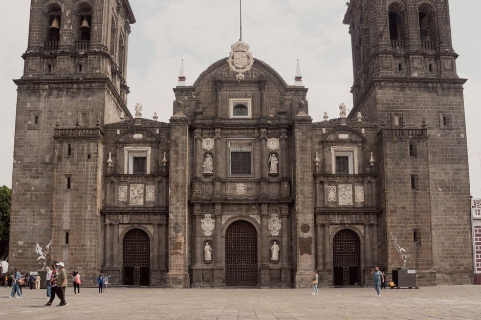 Fachada de la catedral, en la sala de chat de Heroica Puebla de Zaragoza