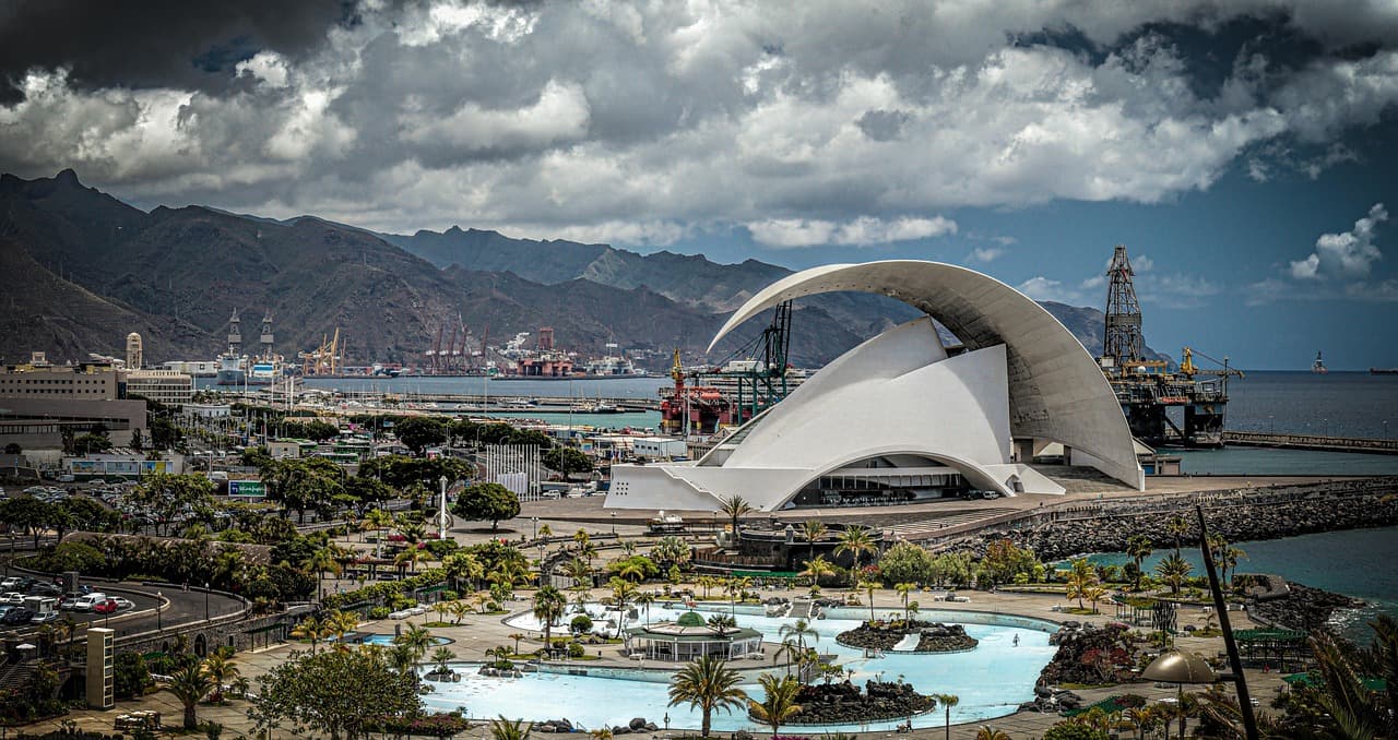 Panorama de vacaciones con un edificio de ópera, en el chat de Santa Cruz Xoxocotlán