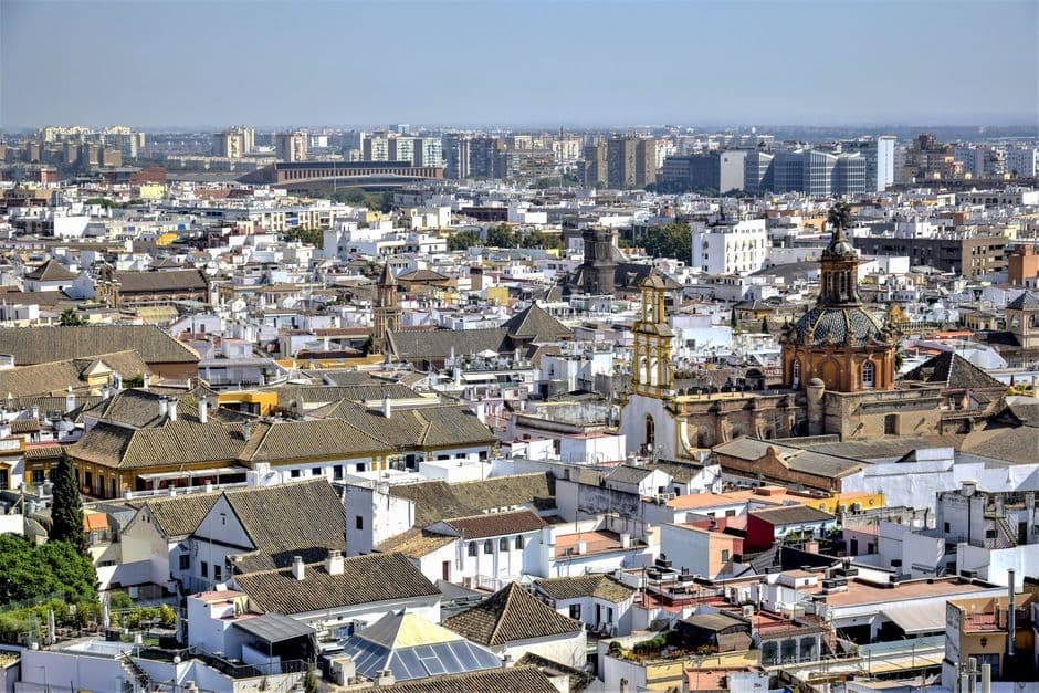 Panorama urbano de una ciudad costera, en la sala de chat de Motril