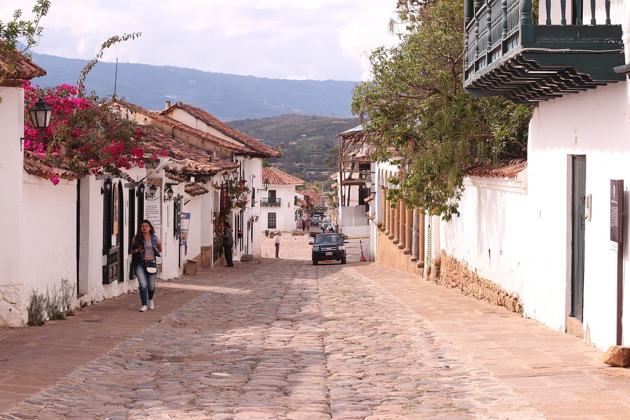 Calle histórica con construcción antigua, en el chat de Villa de Zaachila