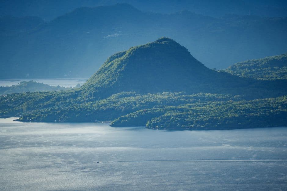 Vista panorámica de un paisaje con un cerro, en el chat de Departamento de El Progreso