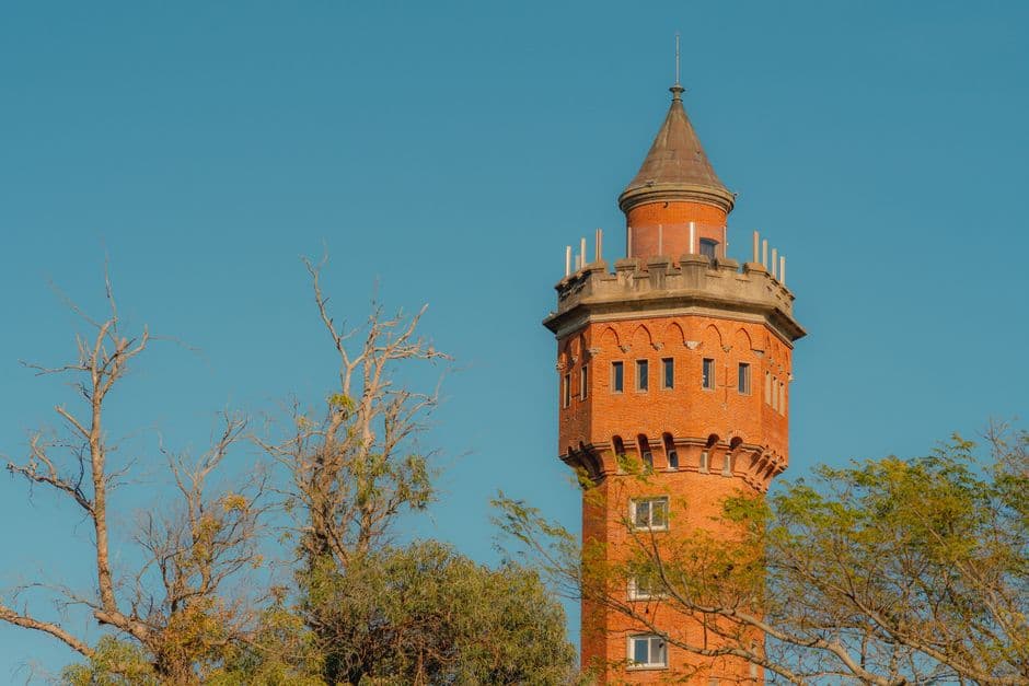 Edificio antiguo, en el chat de Departamento de Soriano