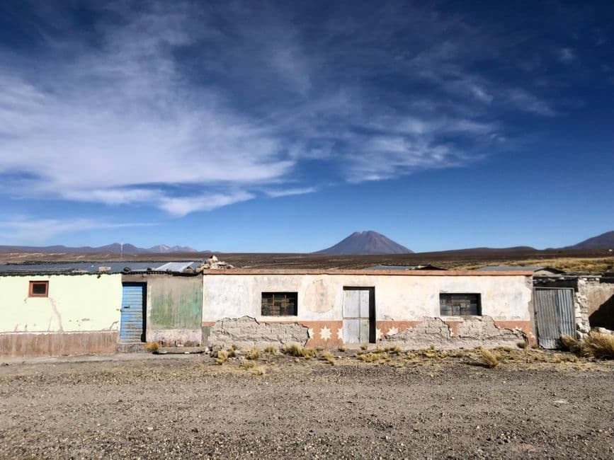 Construcción rústica de piedra en el altiplano de Bolivia, en el chat de Departamento de Tarija