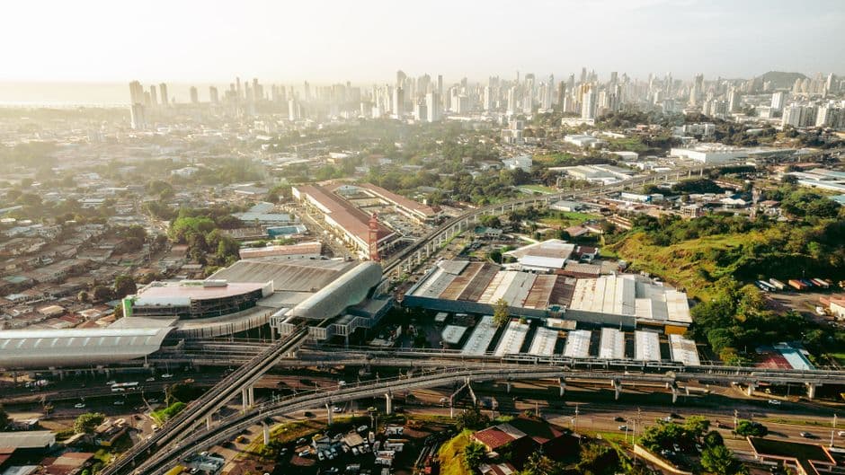 Vista aérea de una estación de metro en Panamá, en la sala de chat de Las Tablas