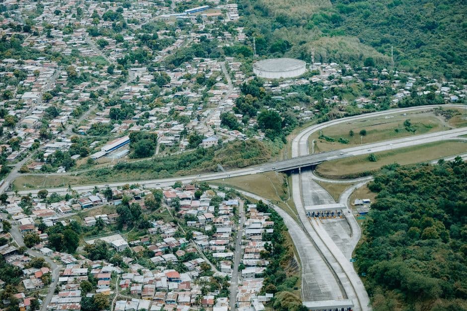 Carretera que atraviesa un pueblo, en la sala de chat de Juticalpa