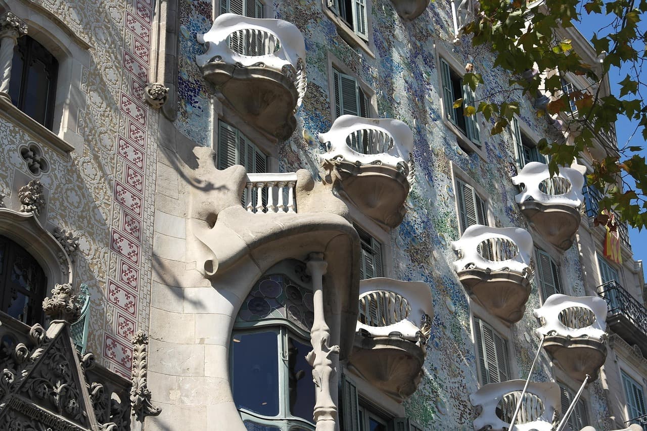 Casa modernista de fachada singular, en el chat de Pedrera