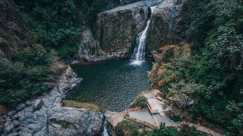 Cascada impresionante en Jarabacoa, en la sala de chat de La Vega