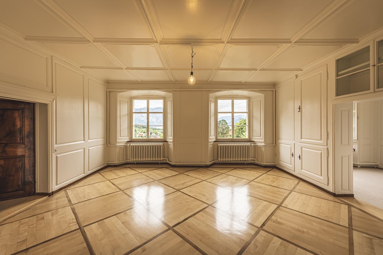 Una propiedad inmobiliaria con terreno, en el chat de Villa Elvira