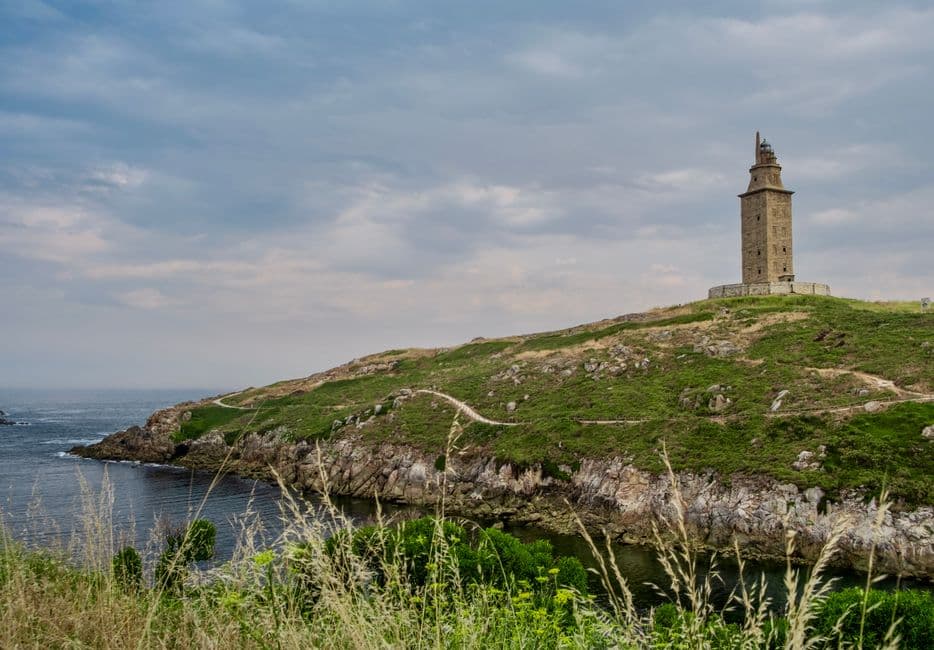 Vista costera de la Torre de Hércules en A Coruña, en el chat de Boqueixón