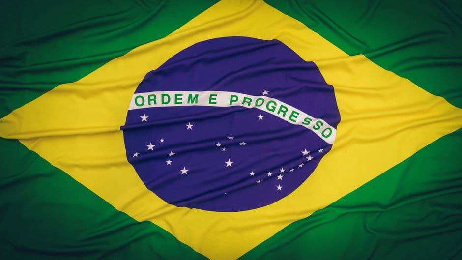 Detalle del verde, amarillo y azul de la bandera brasileña, en el chat de Sinop