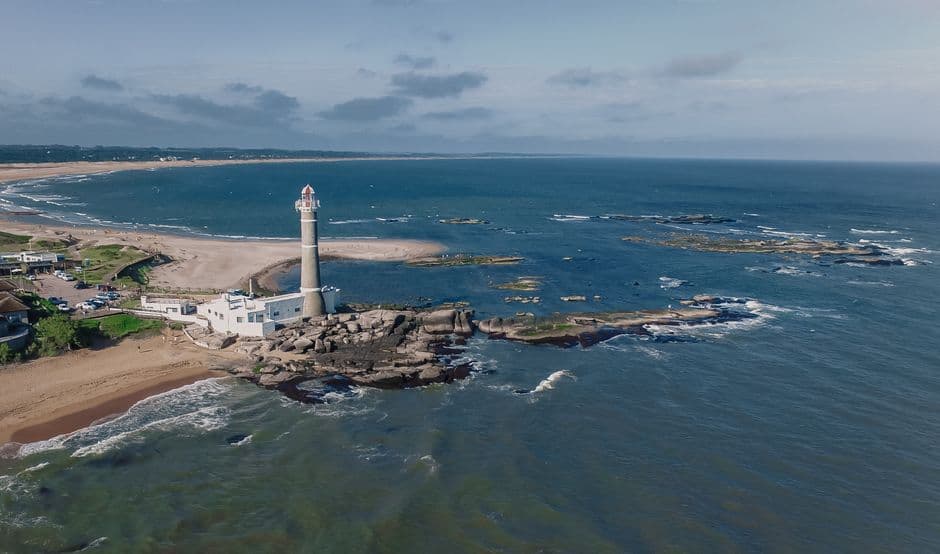 Faros en la costa, en la sala de chat de Maldonado