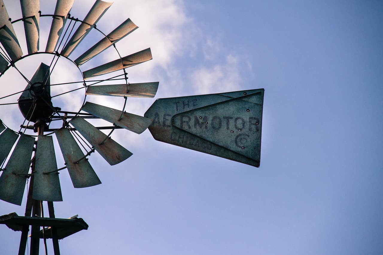 Cielo abierto con nubes sobre campos de Kansas, en la sala de chat de Kansas City