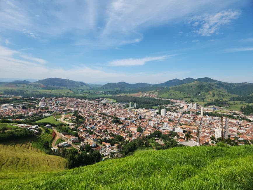 Vista panorámica de una ciudad, en el chat de Indaiatuba