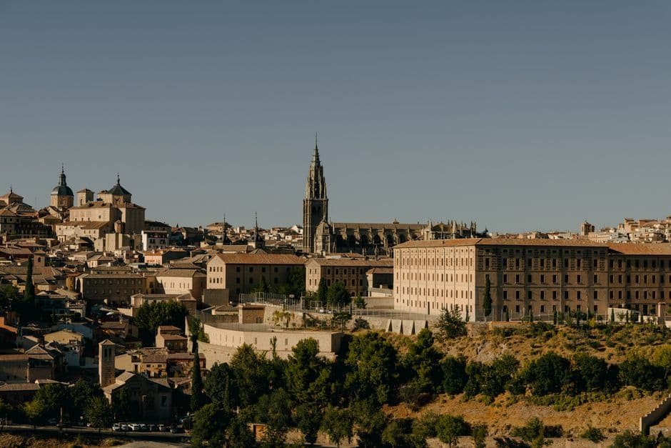 Horizonte histórico de Toledo con la catedral al fondo, en el chat de Talavera la Real