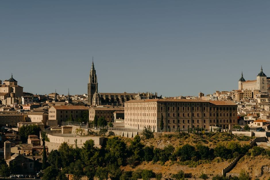 Panorámica del casco de Toledo con catedral y Alcázar, en la sala de chat de Zamudio