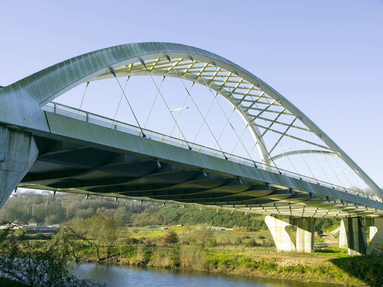 Puente sobre el río Miño en Lugo, en la sala de chat de Xove