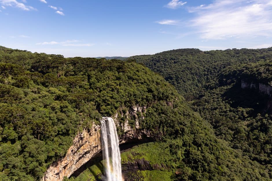 Vista aérea de una cascada, en el chat de Sapucaia do Sul