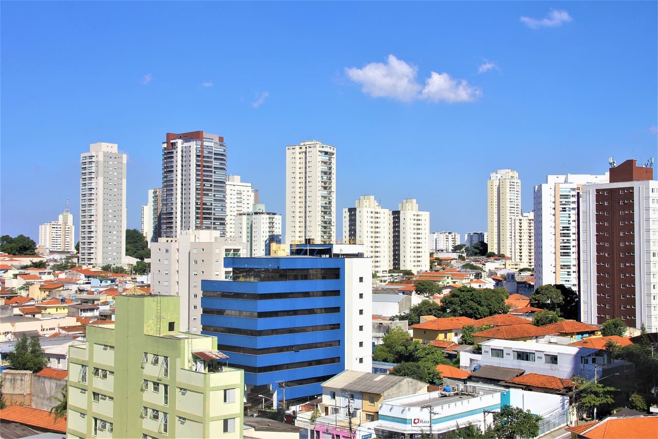 Cielo sobre una zona urbana de São Paulo, Brasil, en el chat de Mandaqui