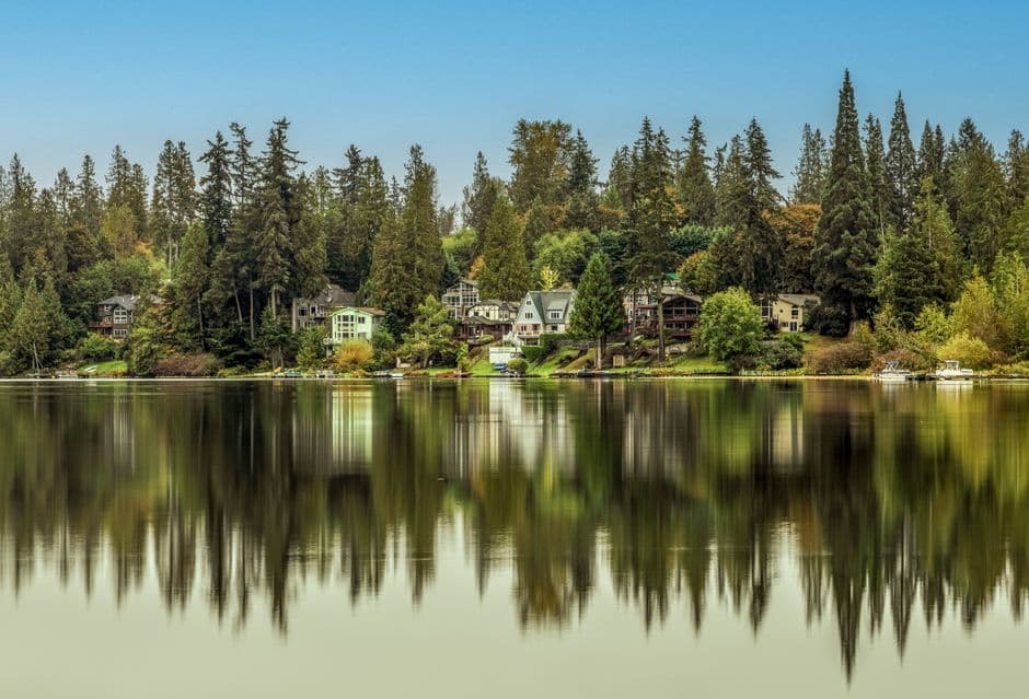 Casas tranquilas frente al lago en Renton, en el chat de Renton