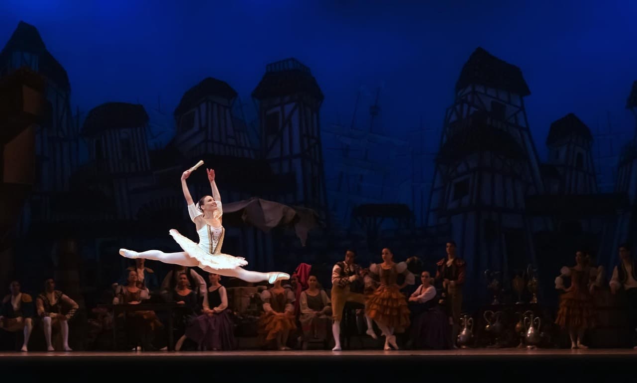 Bailarina de ballet en escena, en el chat de Guasdualito