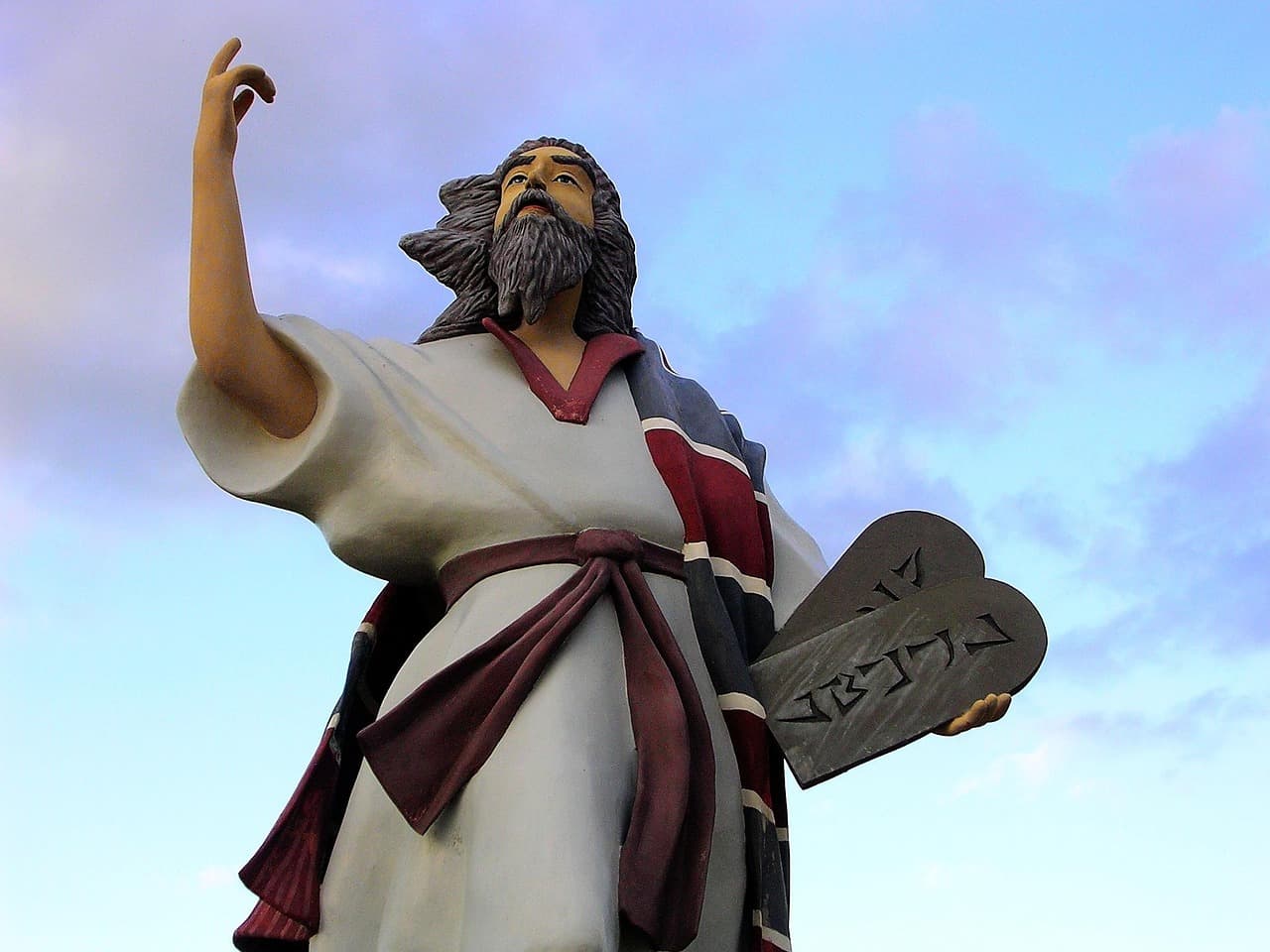 Estatua de un hombre, en el chat de Boconó