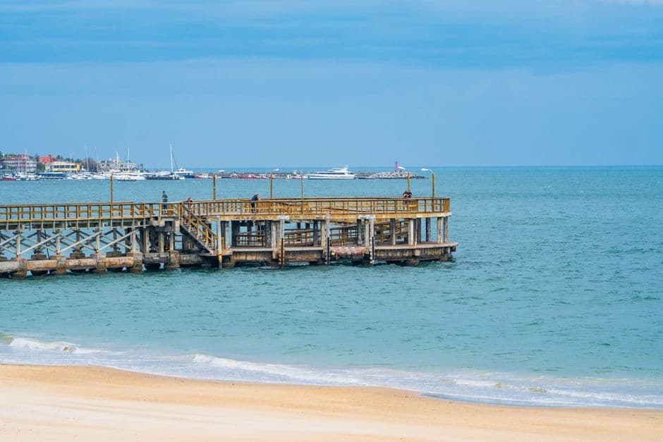 Muelle en la playa, en el chat de Punta de Mata