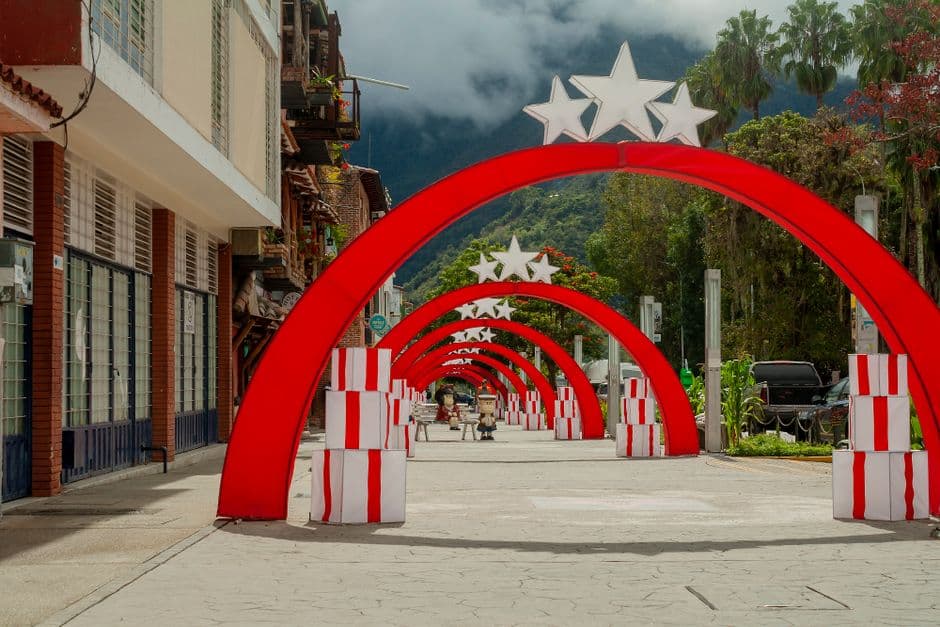 Calle en fiesta, en el chat de Santa Lucía