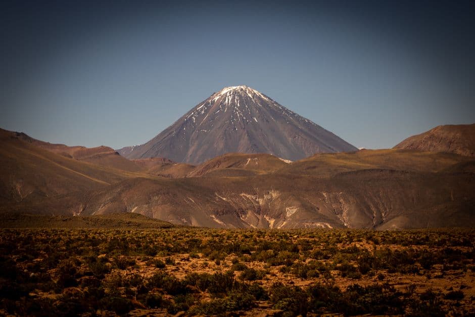 Volcán en un paisaje desértico, en el chat de Chiguayante