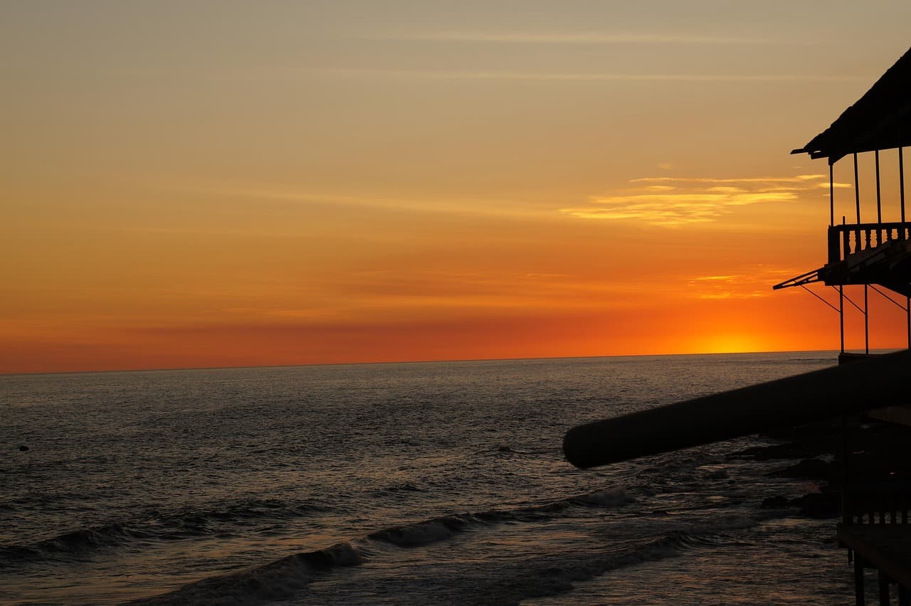 Atardecer en un puerto de El Salvador, en el chat de Usulután Oeste