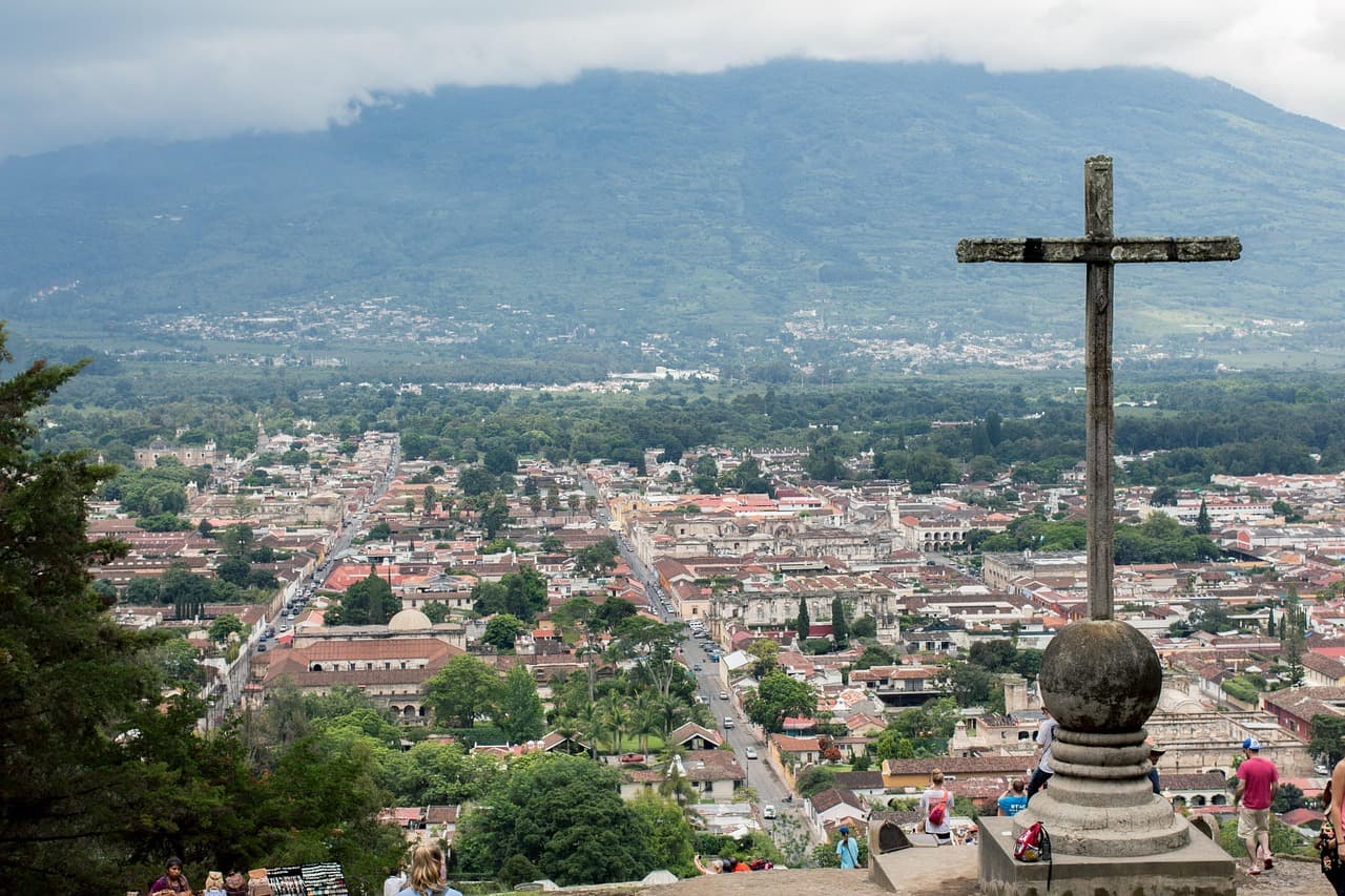 Cruz cristiana en Guatemala, en el chat de Cuilco