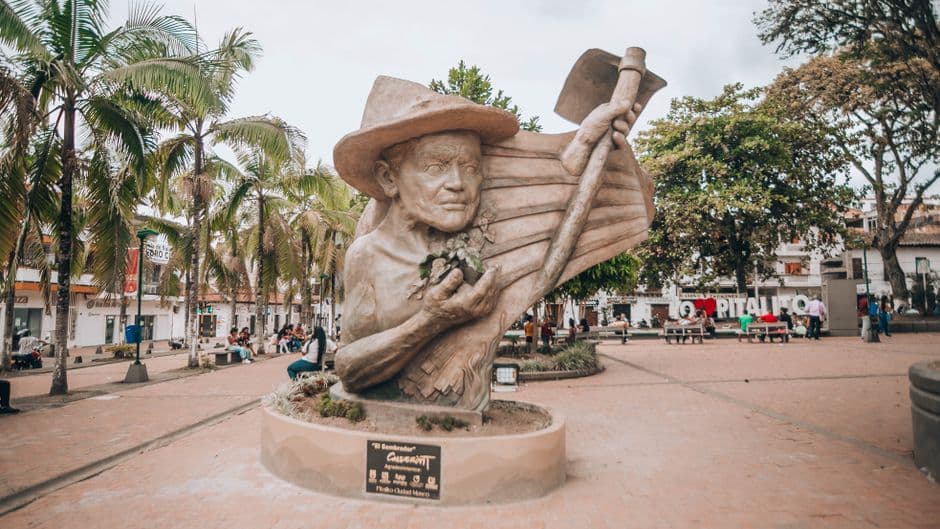 Estatua en la plaza de la ciudad, en el chat de El Carmen de Bolívar