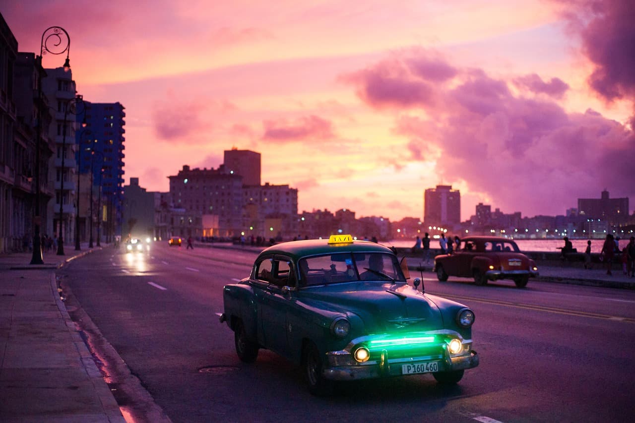 Coche al amanecer tras una noche de viaje, en el chat de Manicaragua
