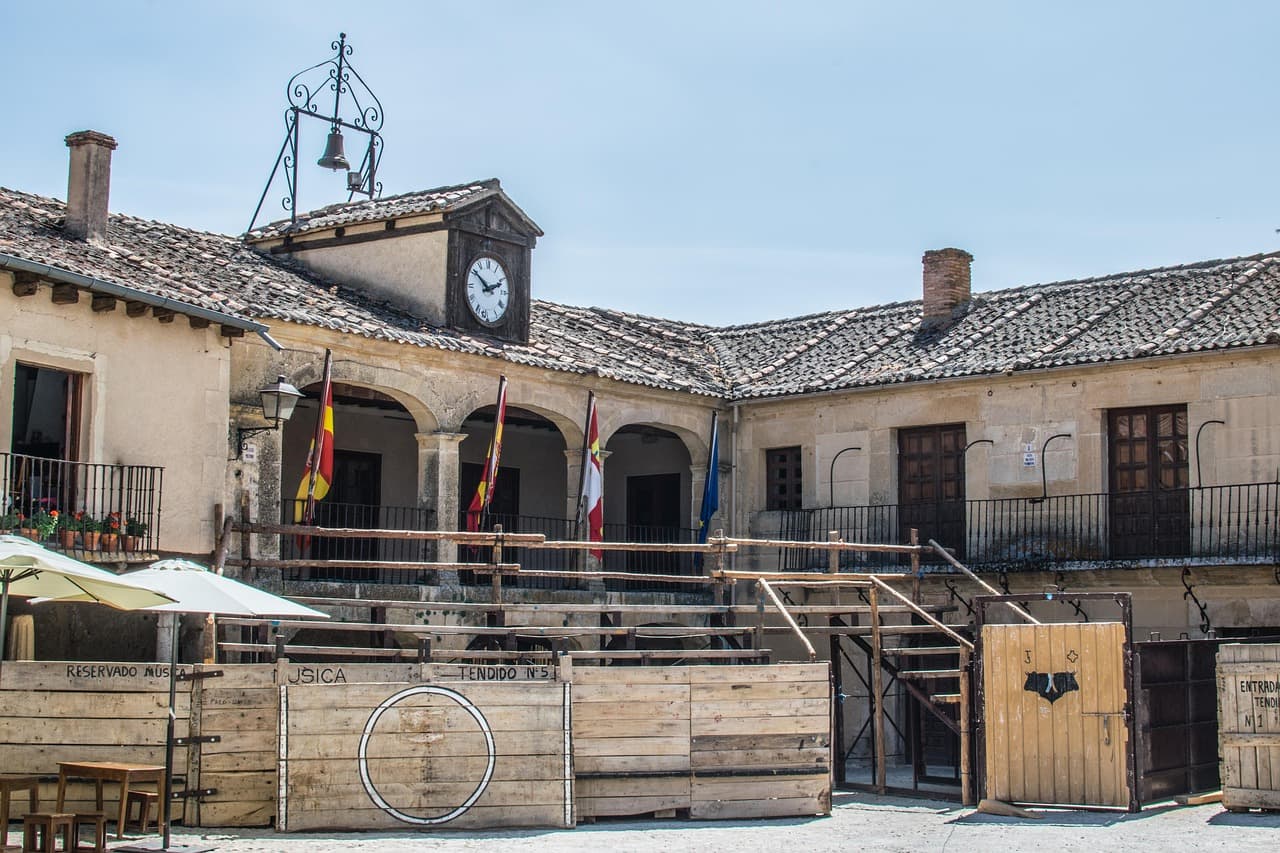 Paisaje rural de interés turístico, en el chat de Pedraza