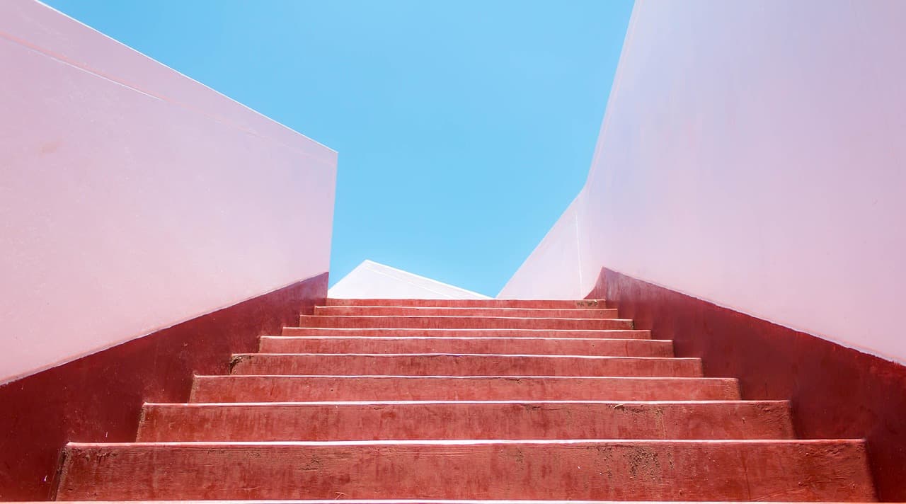 Escalera de piedra en un lugar turístico, en el chat de Wanchaq