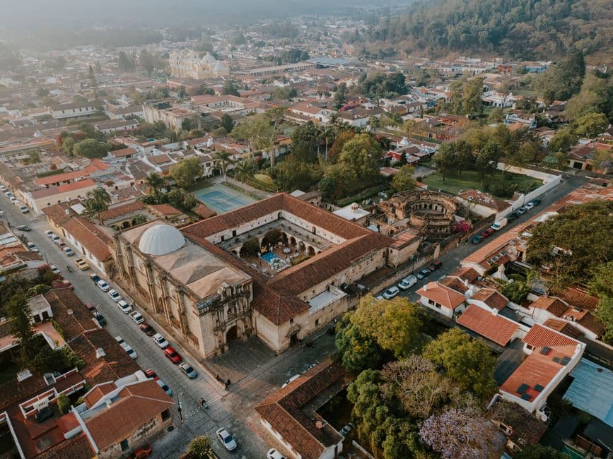 Vista aérea de un casco histórico, en el chat de Asunción Mita
