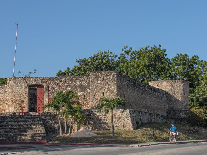 Fortaleza histórica de piedra en Puerto Padre, en la sala de chat de Las Tunas