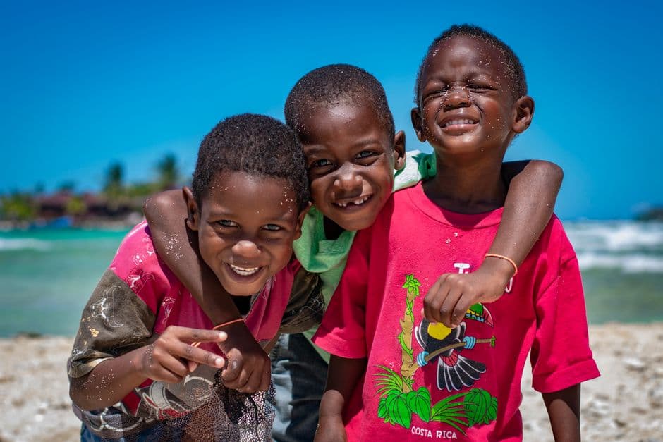 Niños en la playa, en el chat de Gracias