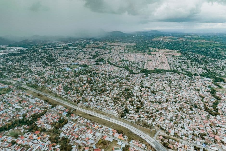 Vista aérea de los edificios de una ciudad, en el chat de Marcovia