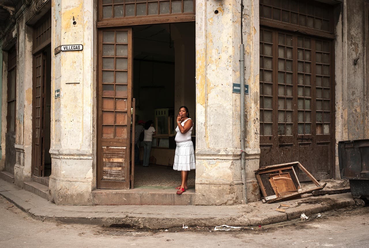 Calle de un pueblo de Cuba, en el chat de San Juan y Martínez